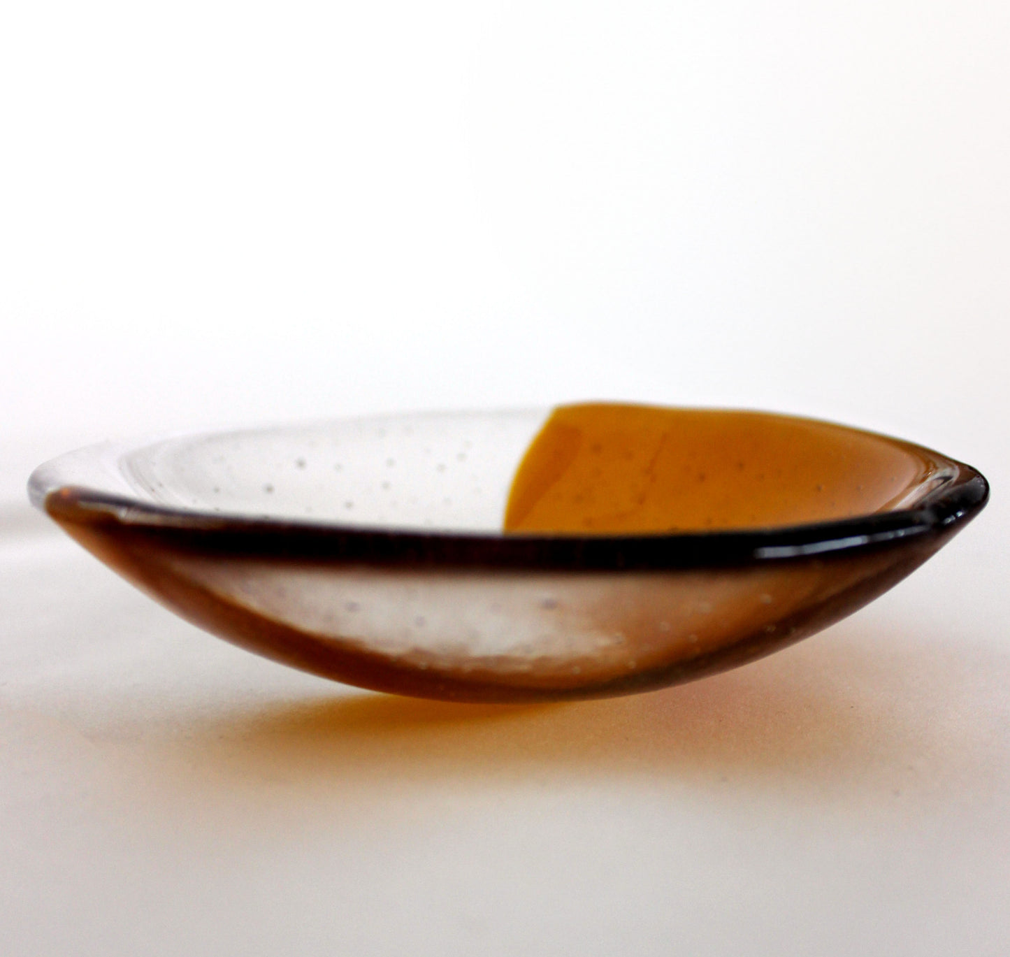 Snack bowl with round base